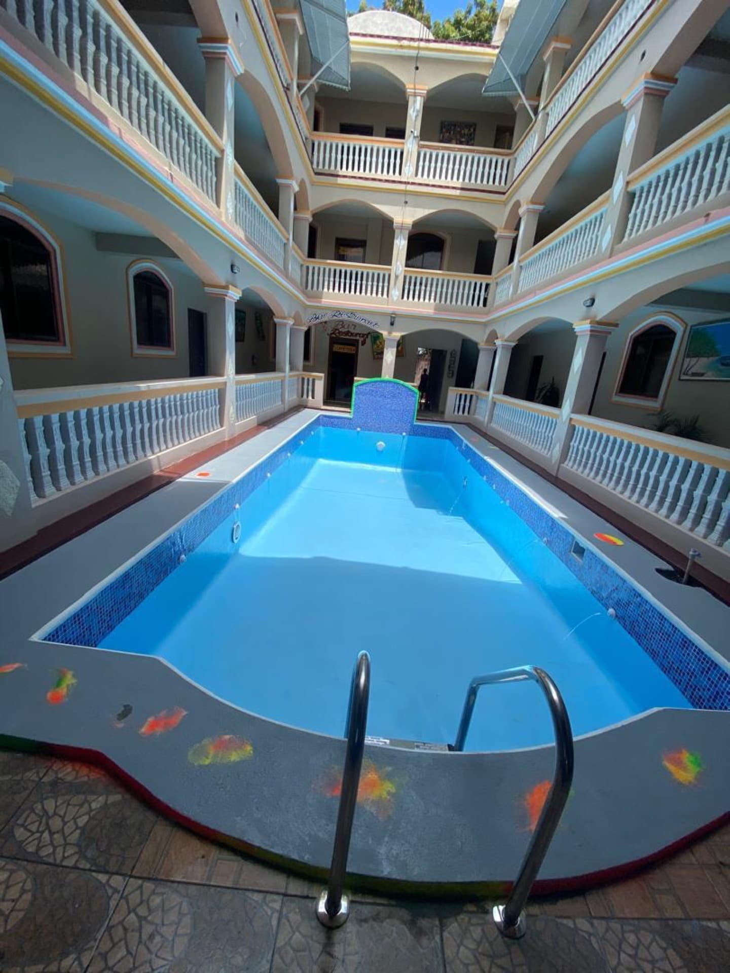 Chylton Hotel courtyard swimming pool